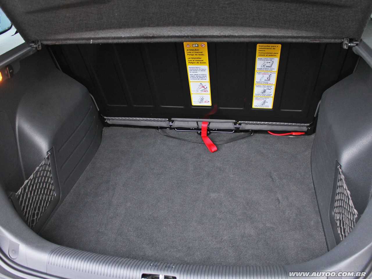 Volkswagen�Space Cross 2017 - porta-malas