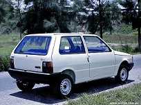 Divulgação Em 1984 o Fiat Uno inaugura o conceito de carro pequeno por fora e grande por dentro