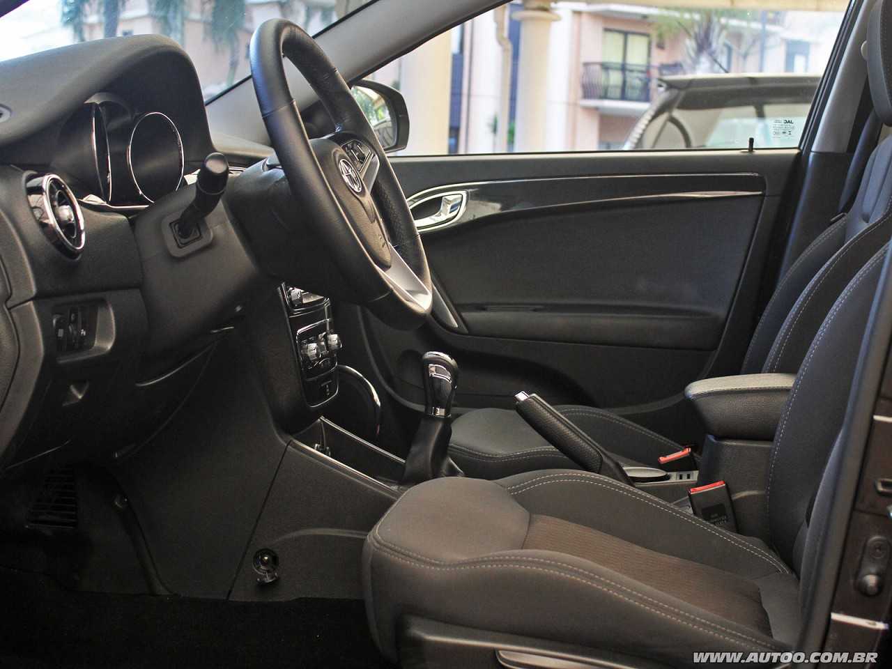 JAC�J5 2016 - bancos dianteiros
