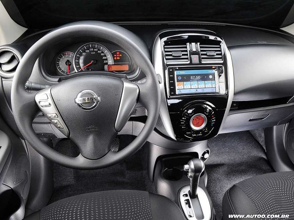 Nissan�March 2017 - painel