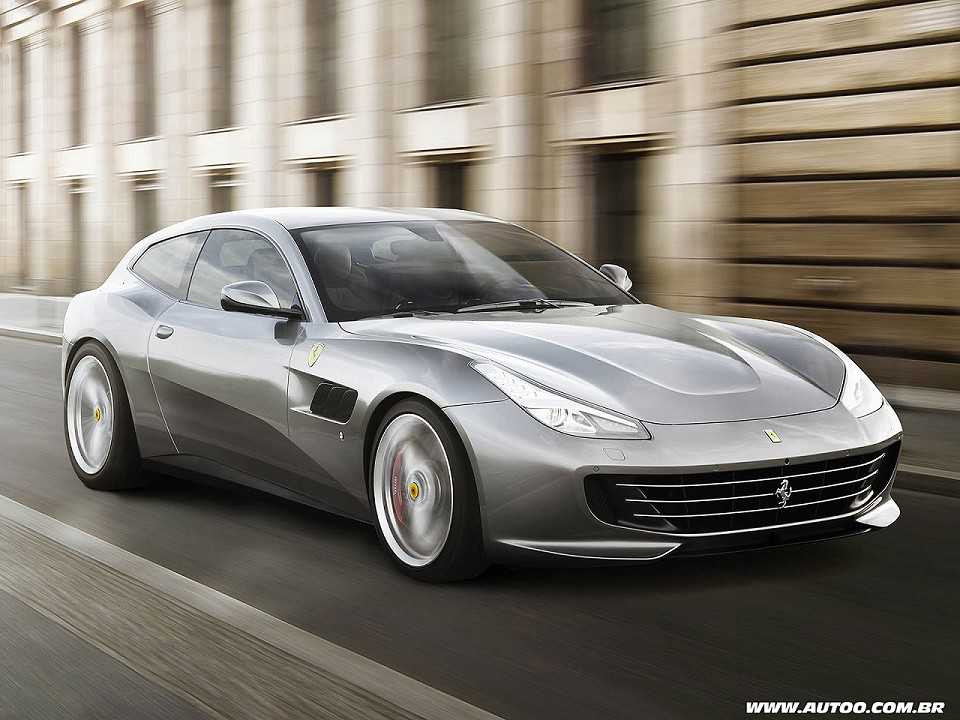 FerrariGTC4Lusso T 2017 - ngulo frontal