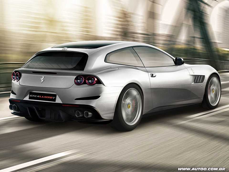FerrariGTC4Lusso T 2017 - ngulo traseiro
