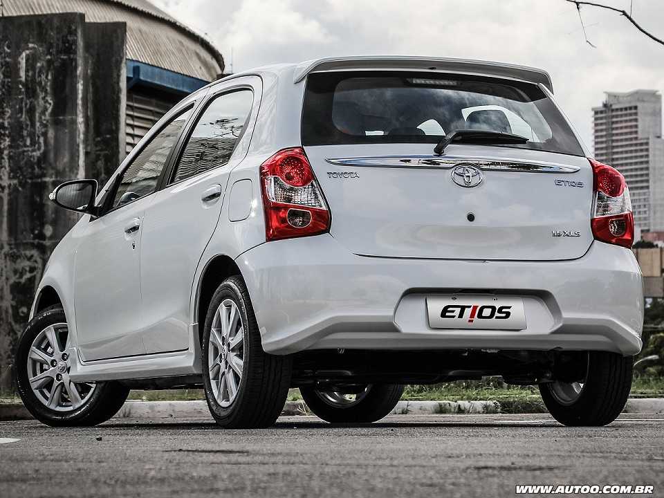 Toyota Etios 2018 - ângulo traseiro