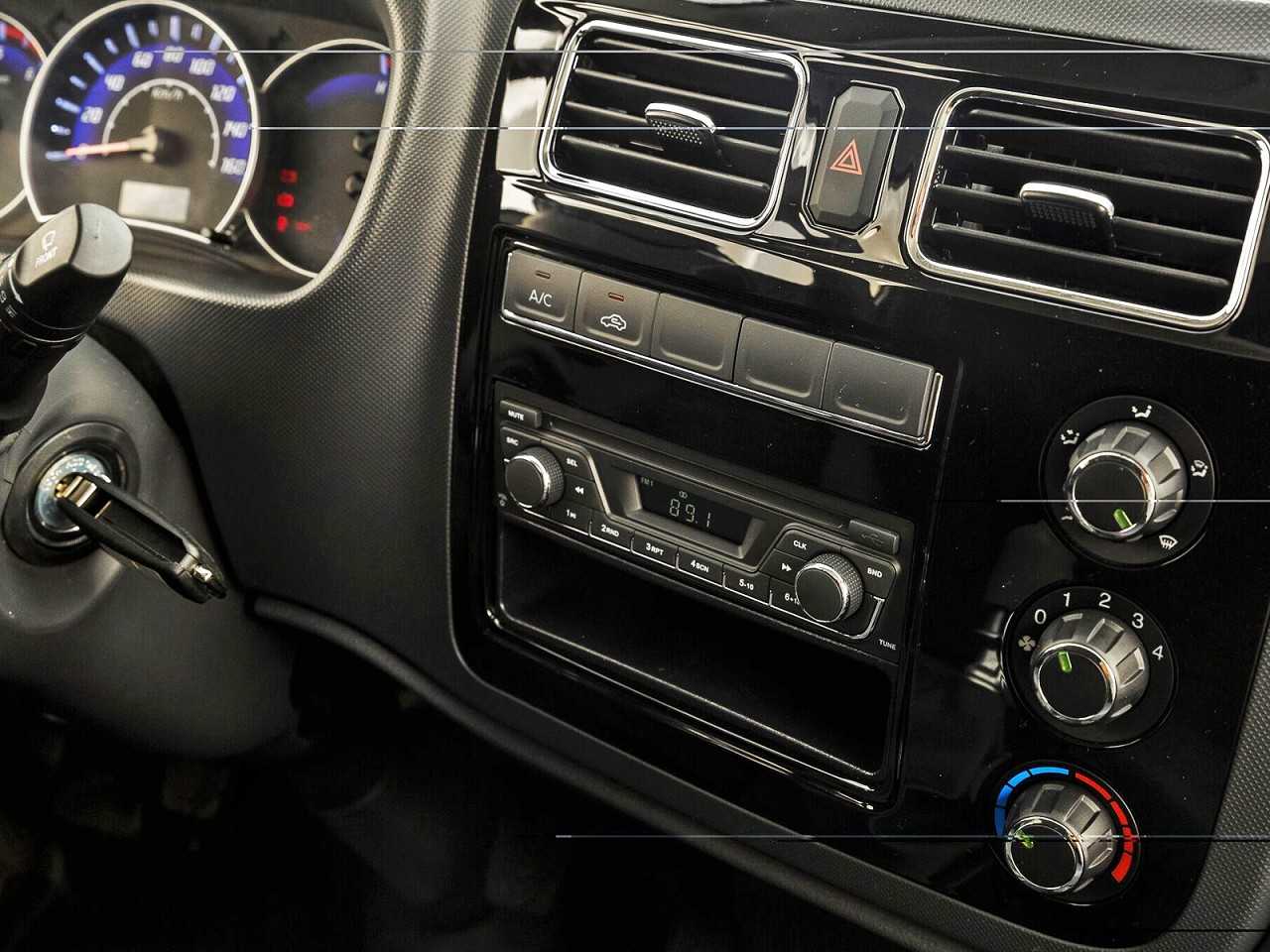 JAC�V260 2018 - console central
