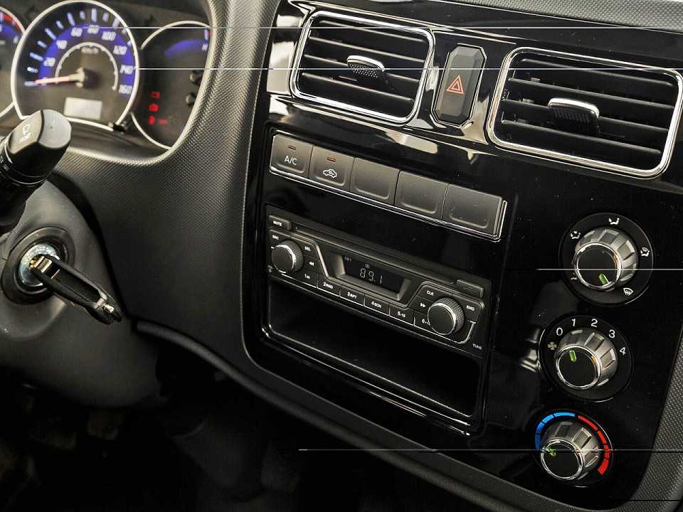 JAC�V260 2018 - console central