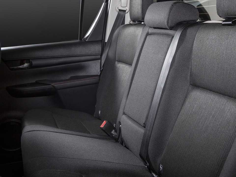 Toyota�Hilux 2018 - bancos traseiros