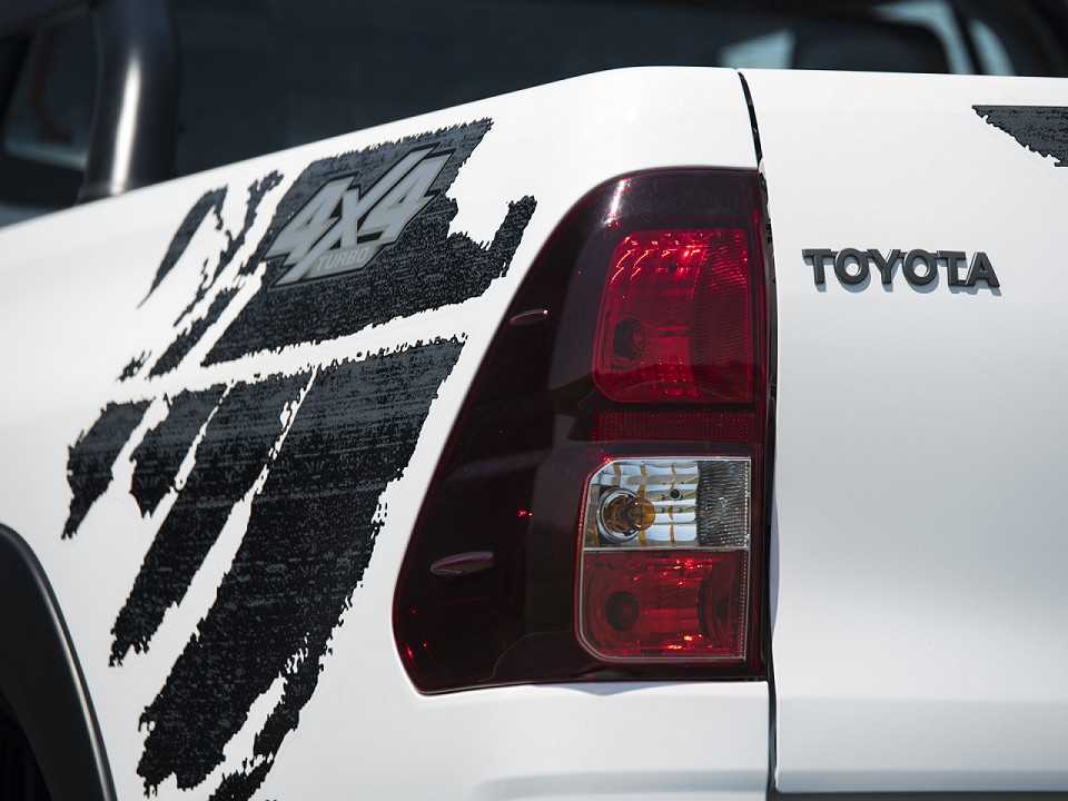 Toyota�Hilux 2018 - lanternas