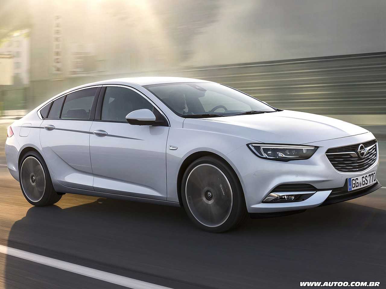 Opel Insignia Grand Sport, o sucessor do Vectra na Europa