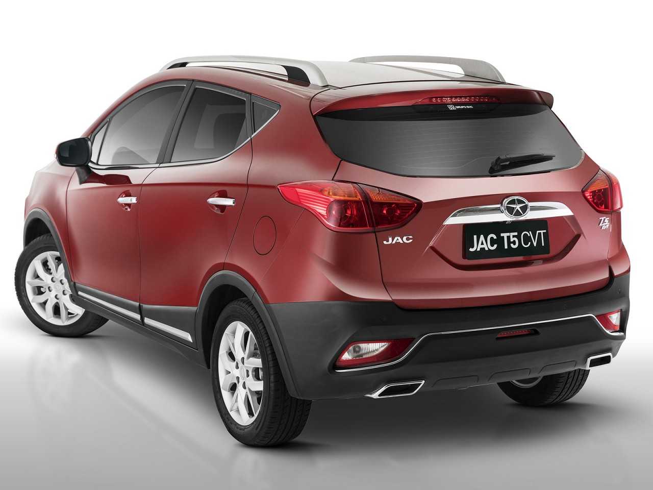JAC�T50 - Foto 22 de 113 - 1600 x 1200 pixels2017 - �ngulo traseiro
