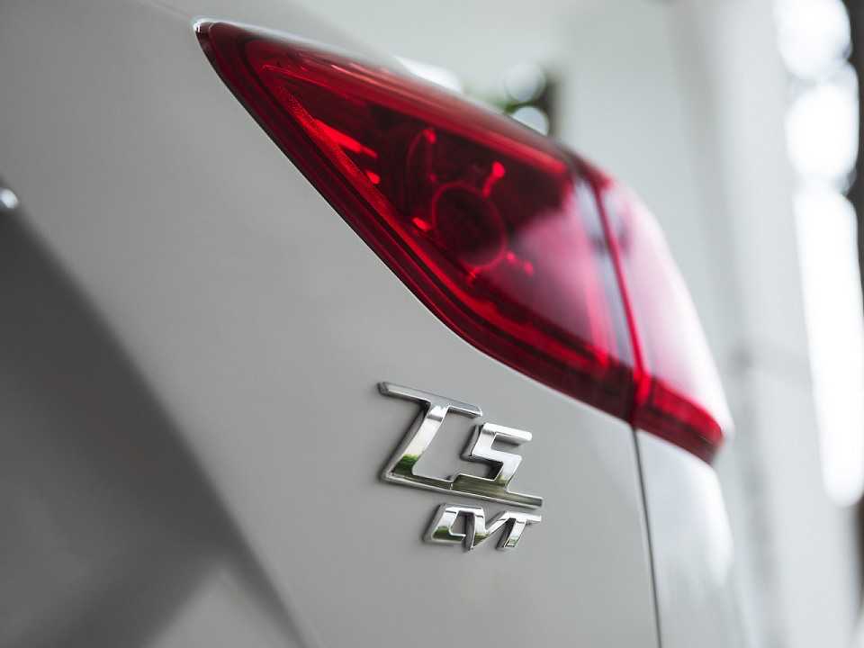 JAC�T50 2017 - lanternas