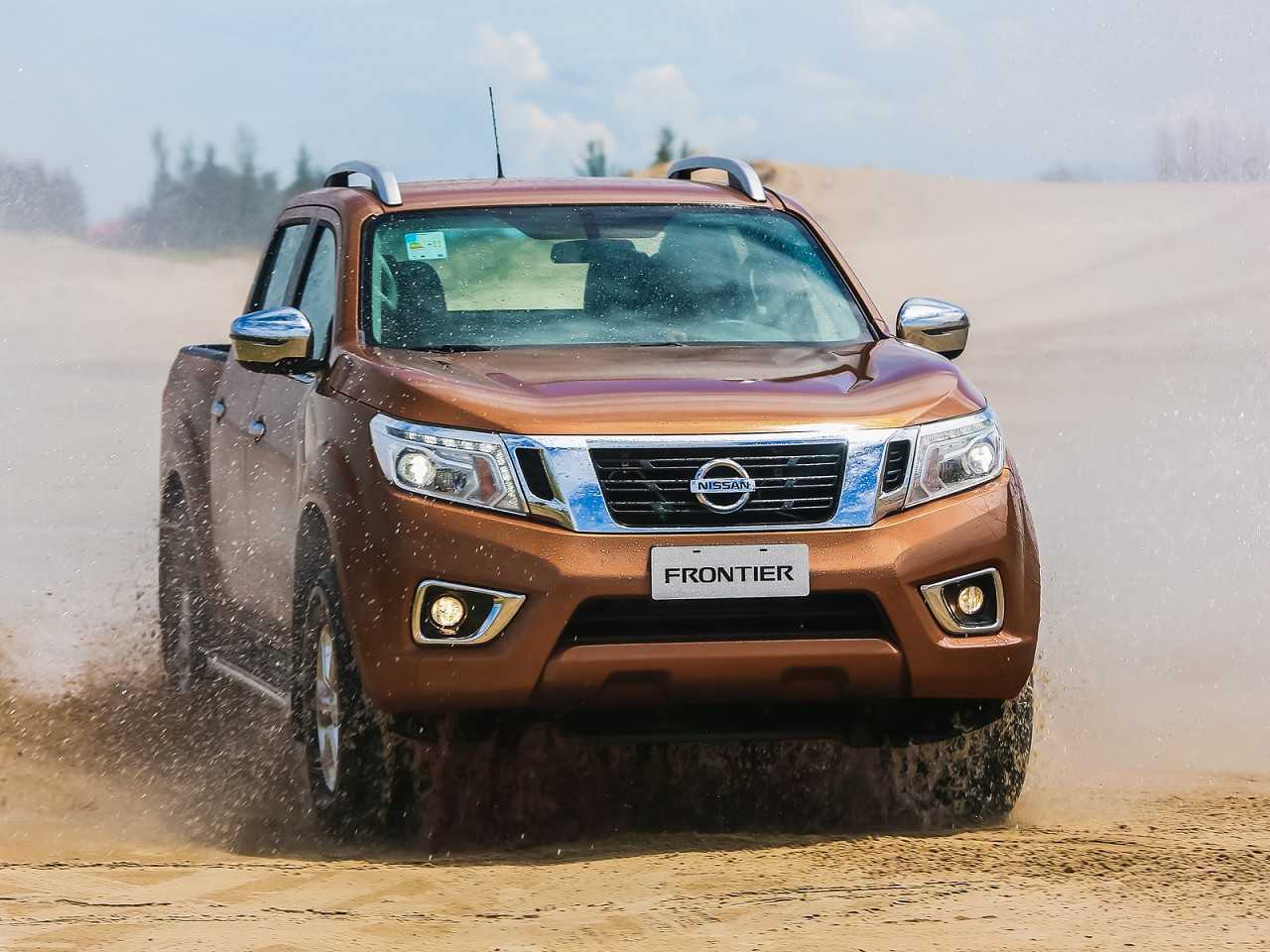 NissanFrontier 2017 - ngulo frontal
