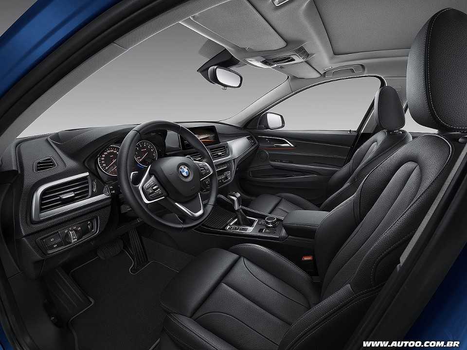 BMWSrie 1 Sedan 2017 - bancos dianteiros