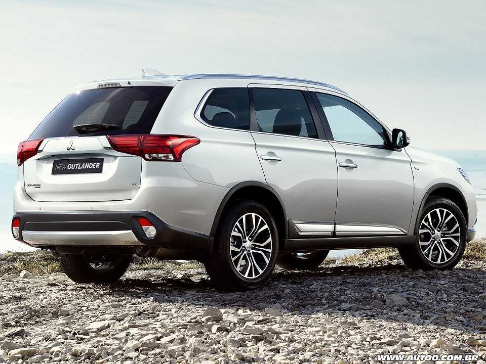 Mitsubishi�Outlander 2017 - �ngulo traseiro