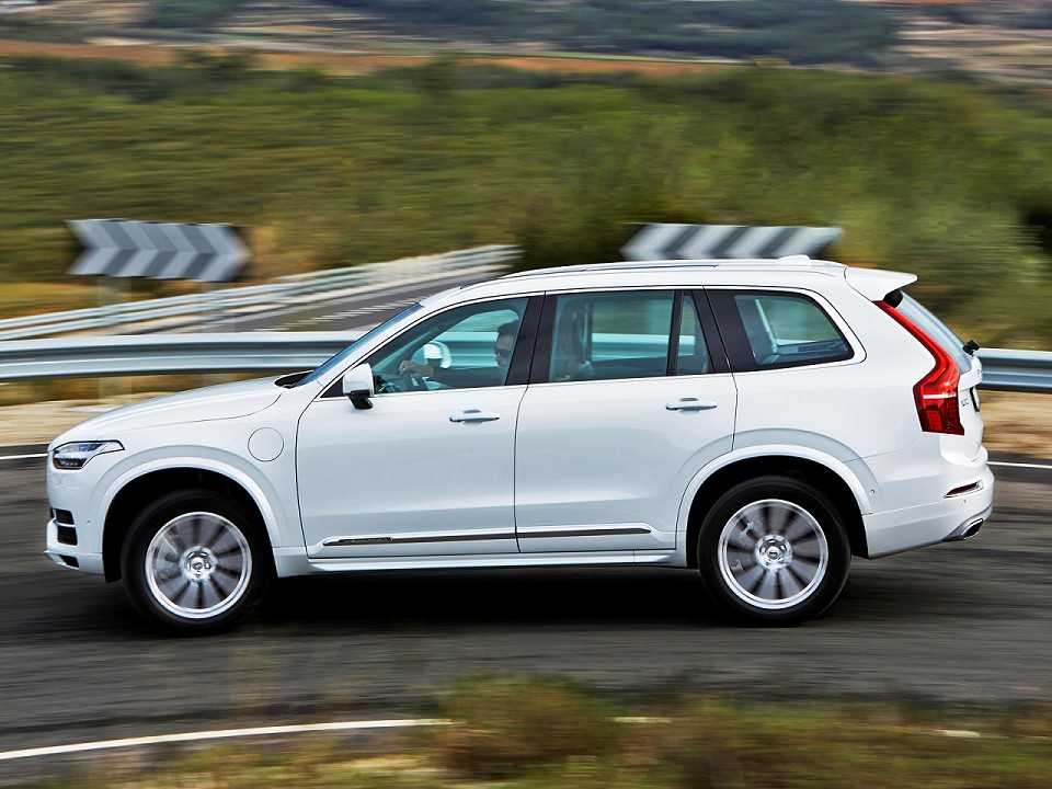 Volvo�XC90 2017 - �ngulo traseiro