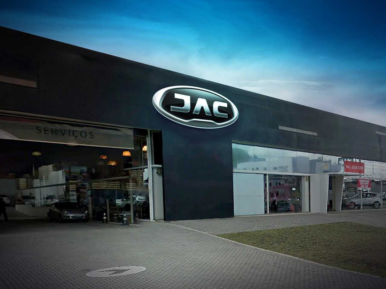 Perspectiva da fachada das concessionrias da JAC com o novo logo