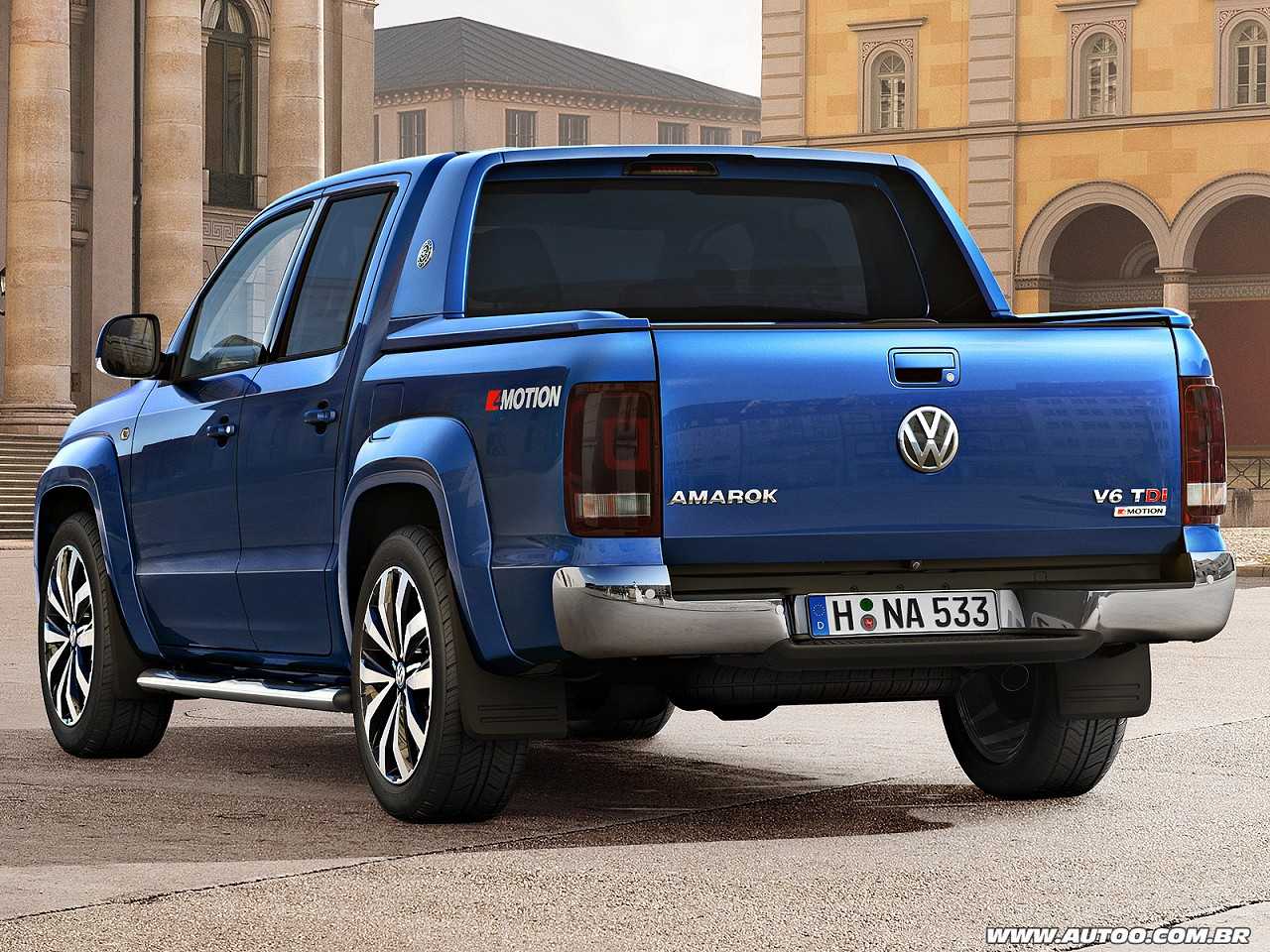 Volkswagen Amarok 2018 - ângulo traseiro