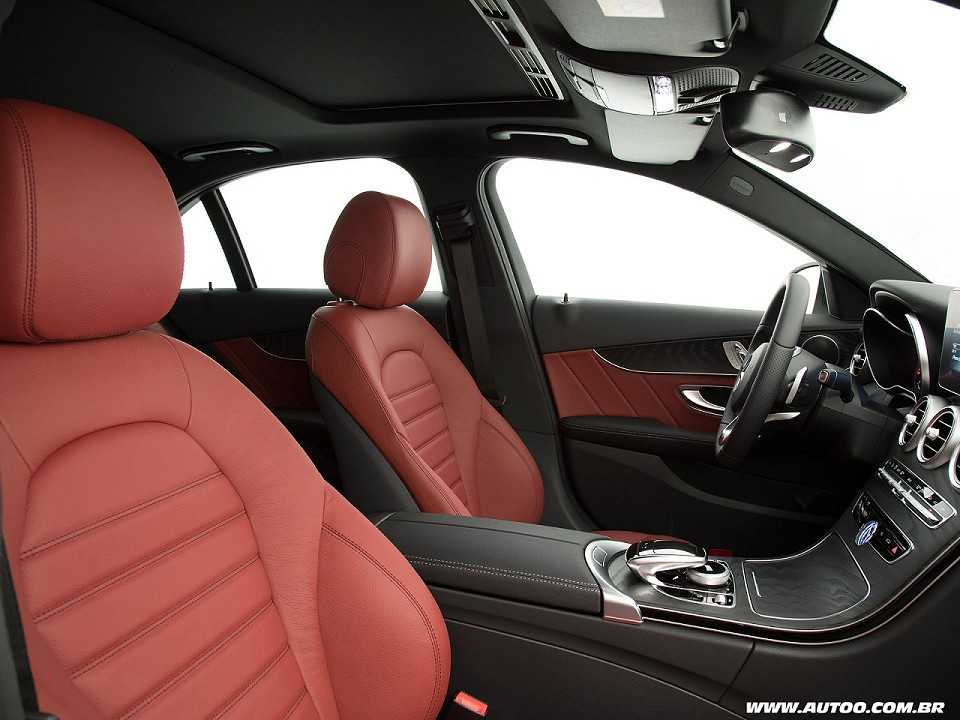 Mercedes-Benz�Classe C 2018 - bancos dianteiros