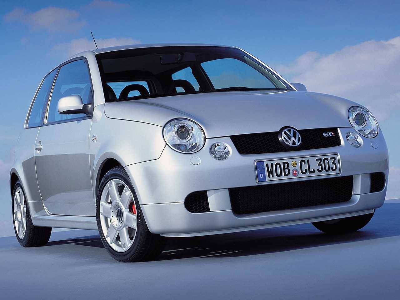 Acima o Volkswagen Lupo, uma tentativa da marca alemã de criar um carro de baixo custo