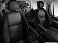 Divulgação Mercedes-Benz Vito 2017