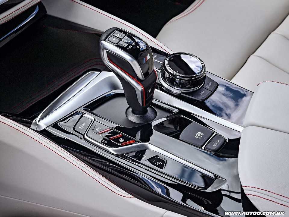 BMW�M5 2018 - console central