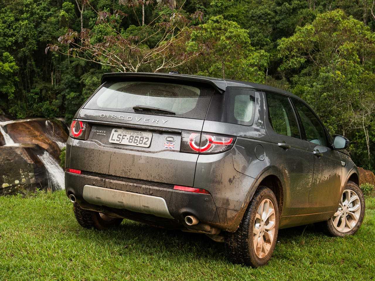 Land RoverDiscovery Sport 2017 - ngulo traseiro