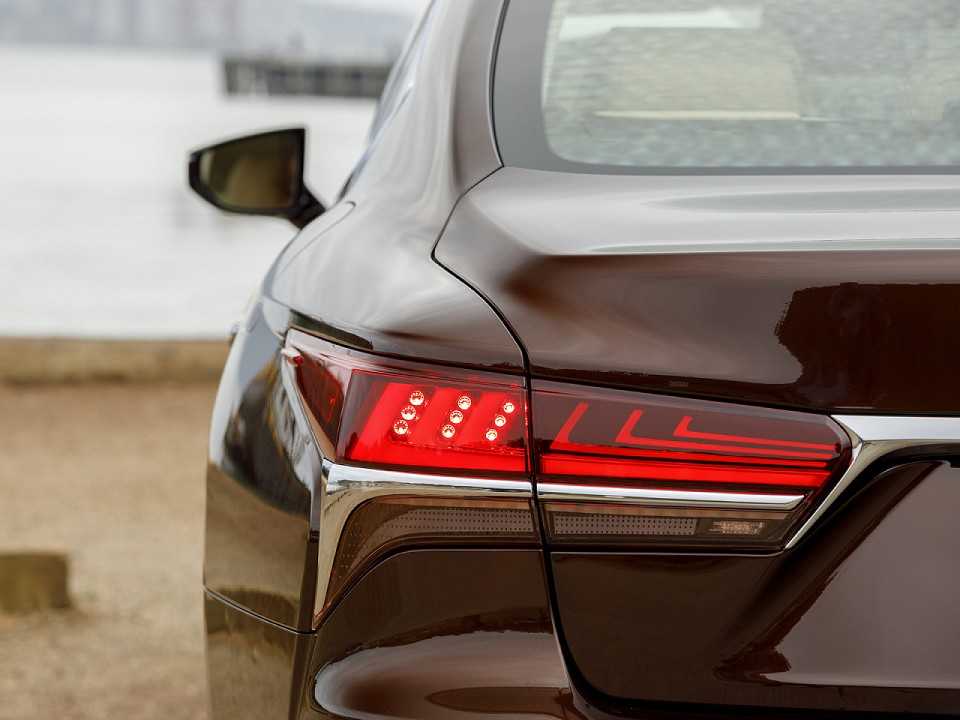 Lexus�LS 2018 - lanternas