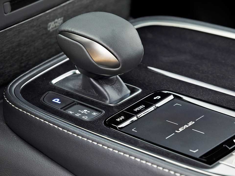 Lexus�LS 2018 - c�mbio