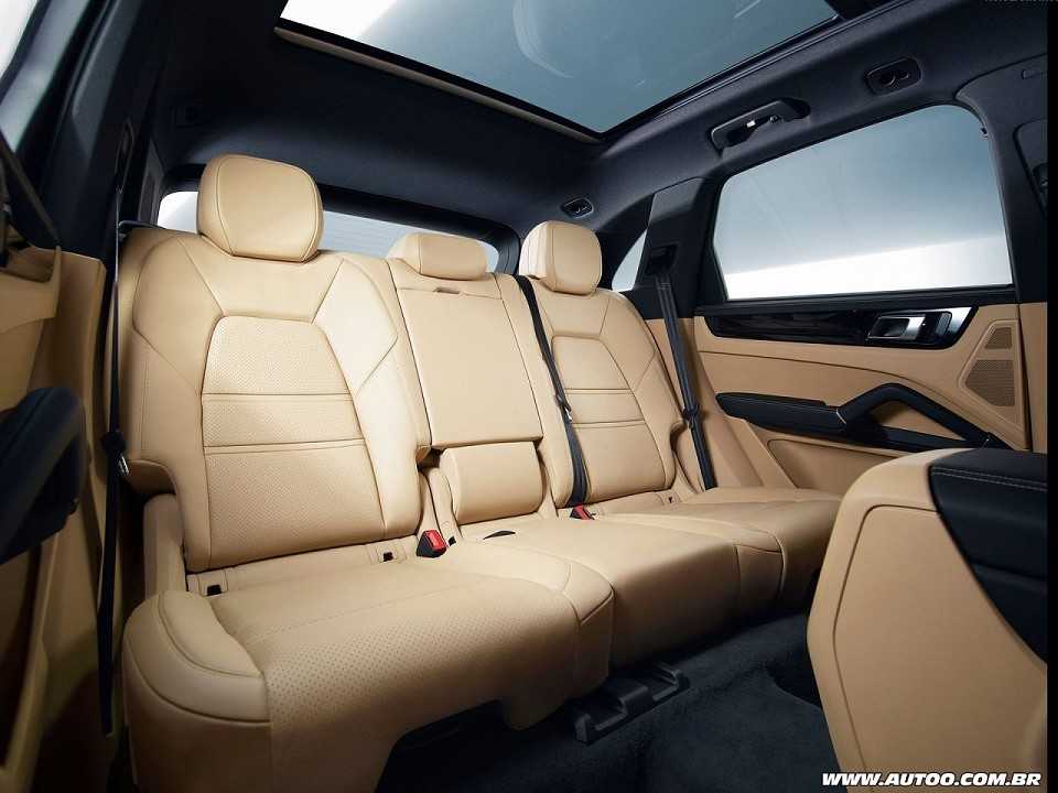 Porsche�Cayenne 2018 - bancos traseiros