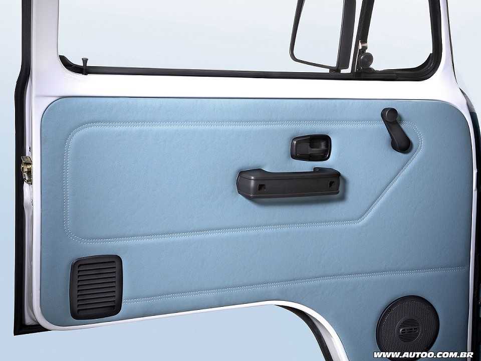 Volkswagen�Kombi 2014 - portas