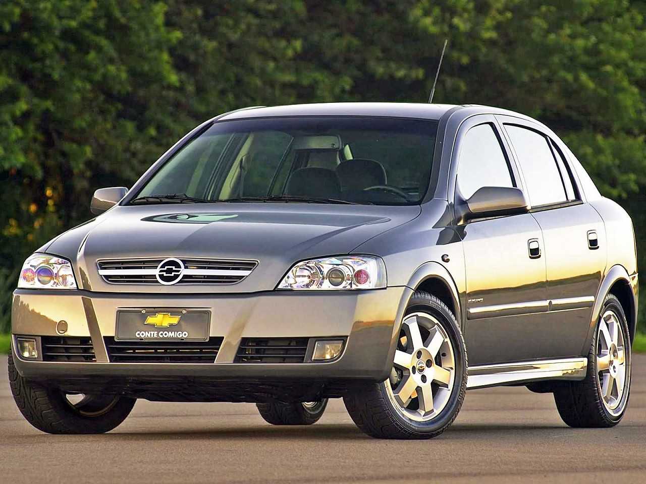 ChevroletAstra Sedan 2010 - ngulo frontal