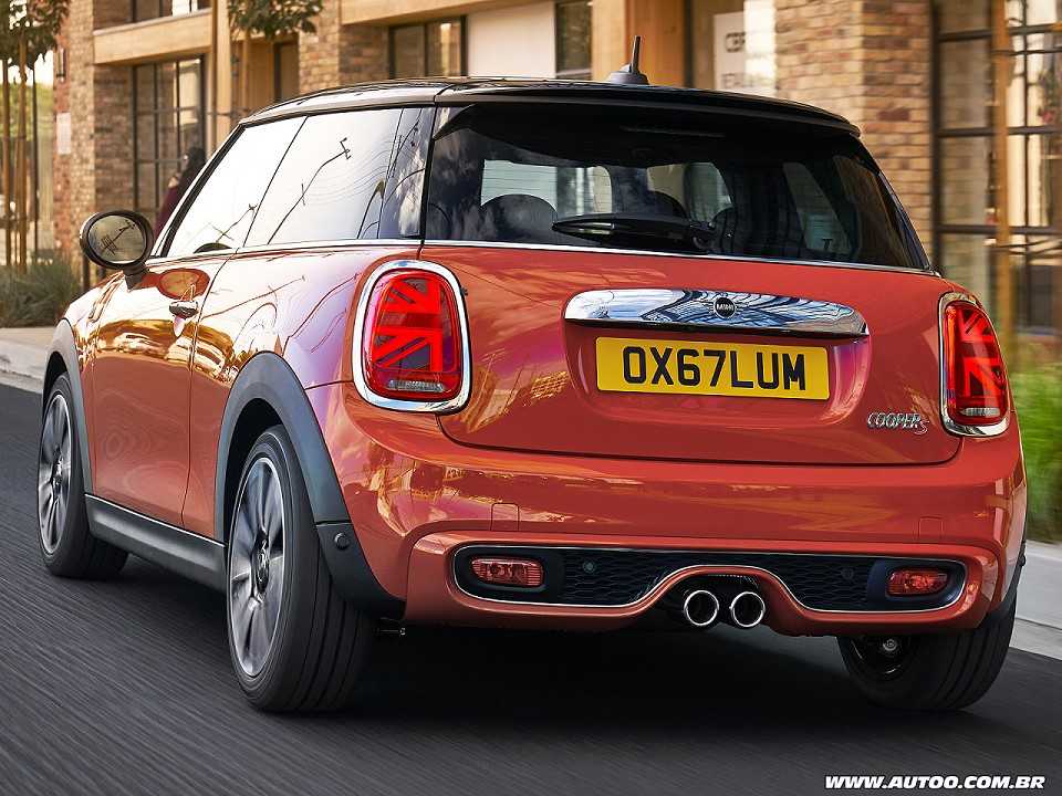 Mini�Hatch 3 portas 2018 - �ngulo traseiro