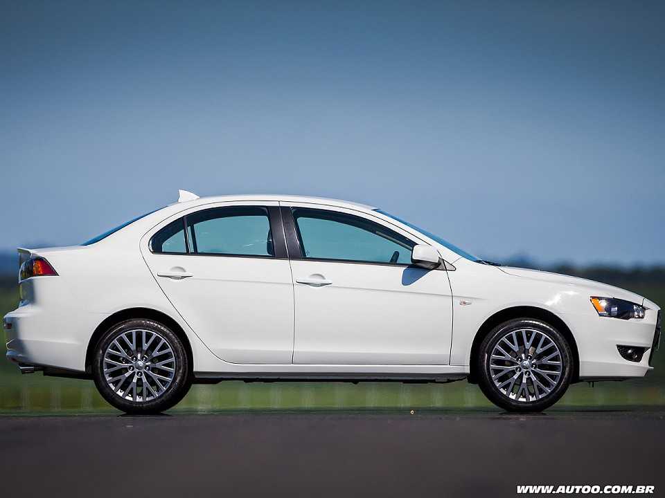 Mitsubishi�Lancer 2018 - lateral