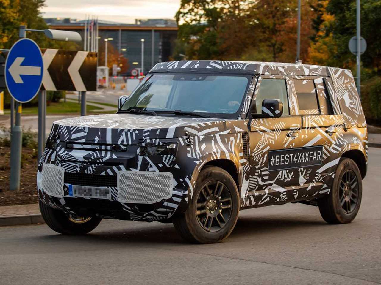 Nova gerao do Land Rover Defender flagrada em testes pela Auto Express