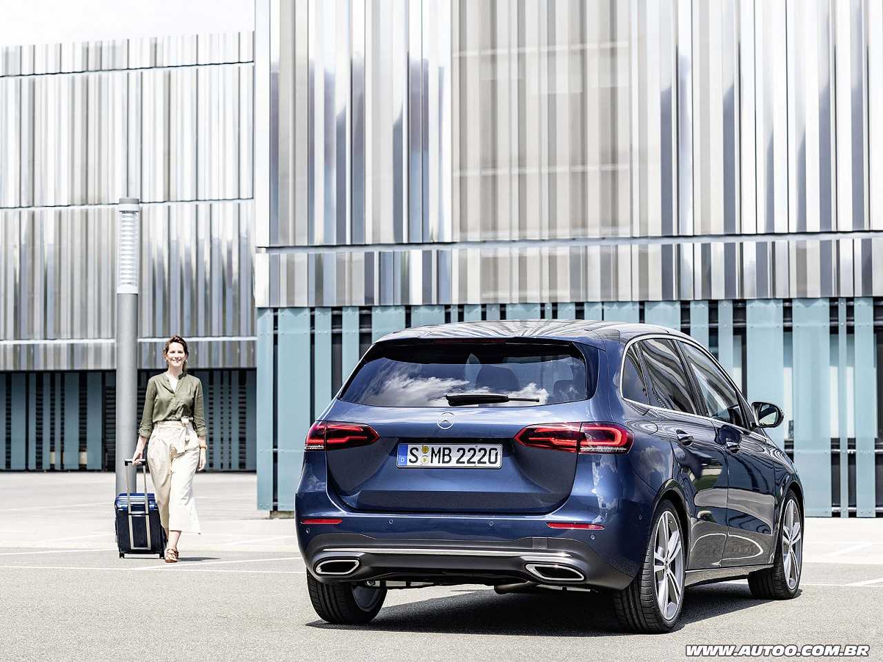 Mercedes-Benz�Classe B - Foto 4 de 7 - 1600 x 1200 pixels2019 - �ngulo traseiro