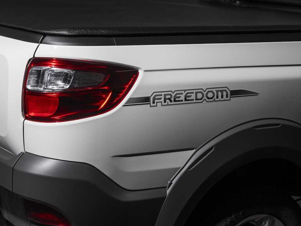 Fiat�Strada 2019 - lanternas