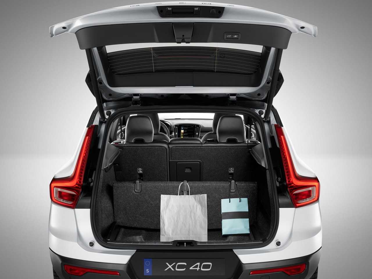 VolvoXC40 2019 - porta-malas