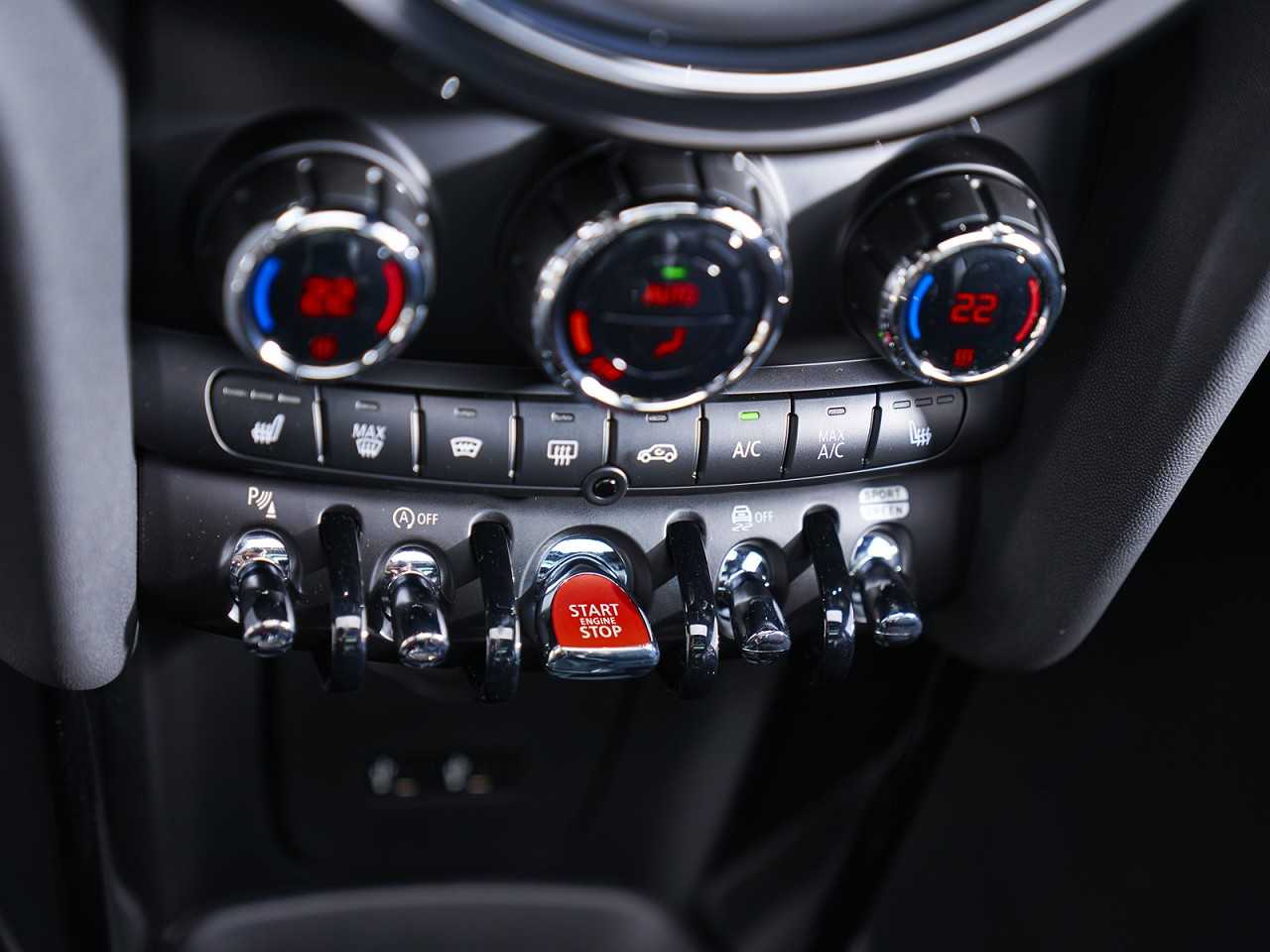 Mini�Hatch 3 portas 2018 - console central