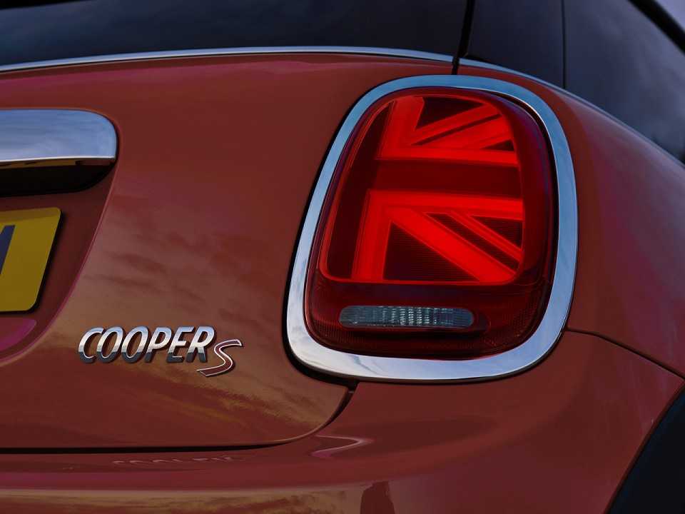 Mini�Hatch 3 portas 2018 - lanternas