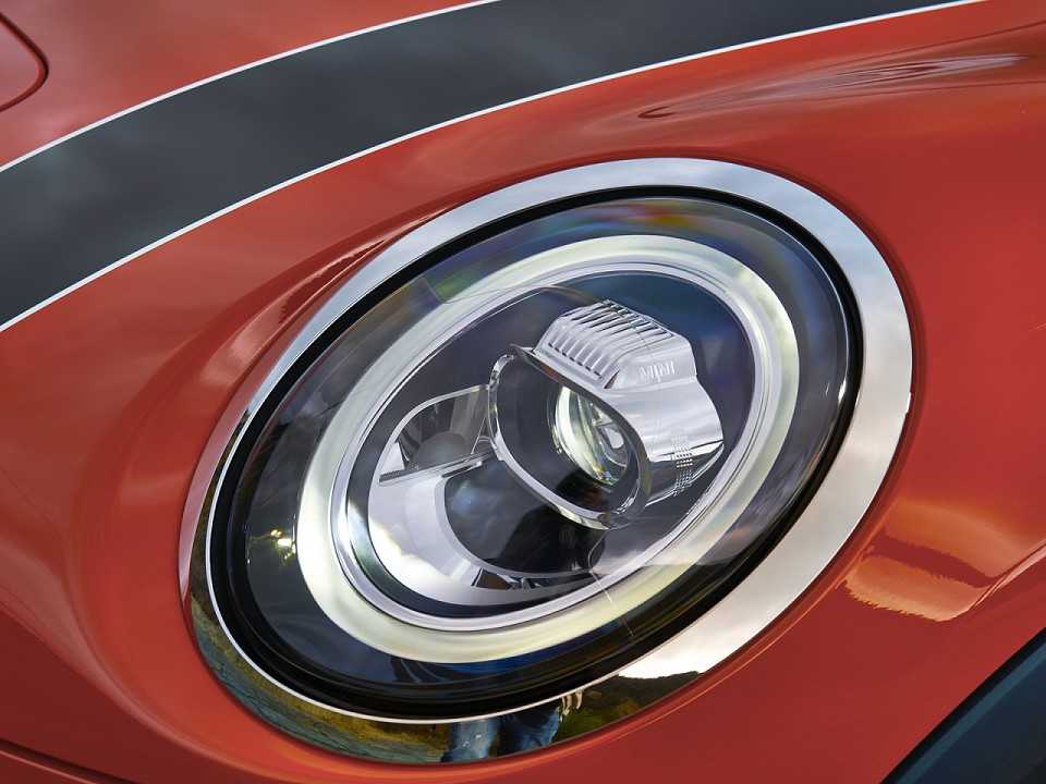 Mini�Hatch 3 portas 2018 - far�is