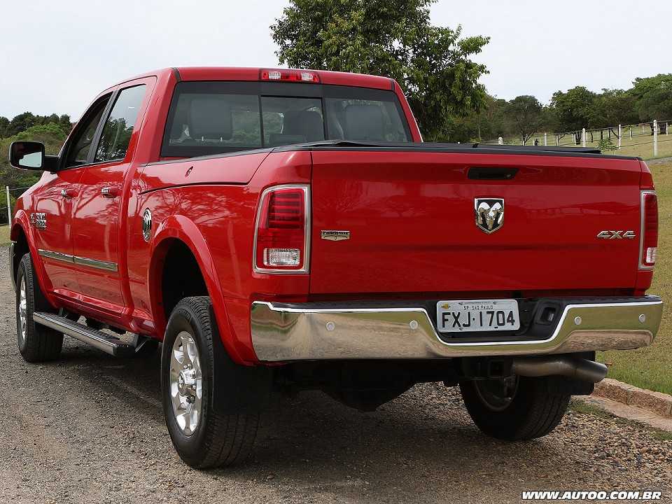 RAM�2500 2018 - �ngulo traseiro