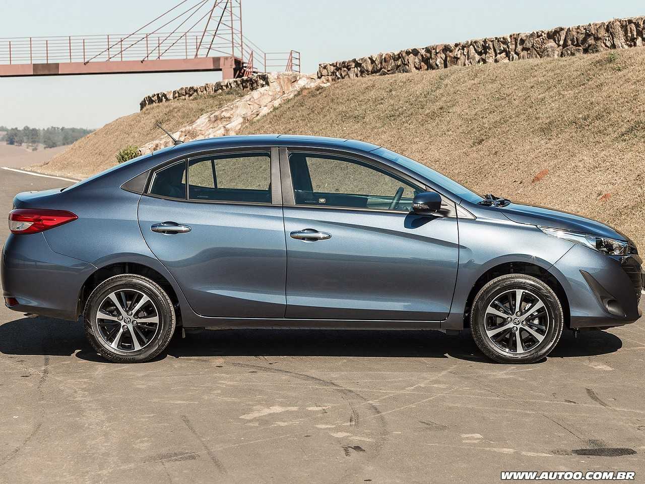 Toyota�Yaris Sed� 2019 - lateral