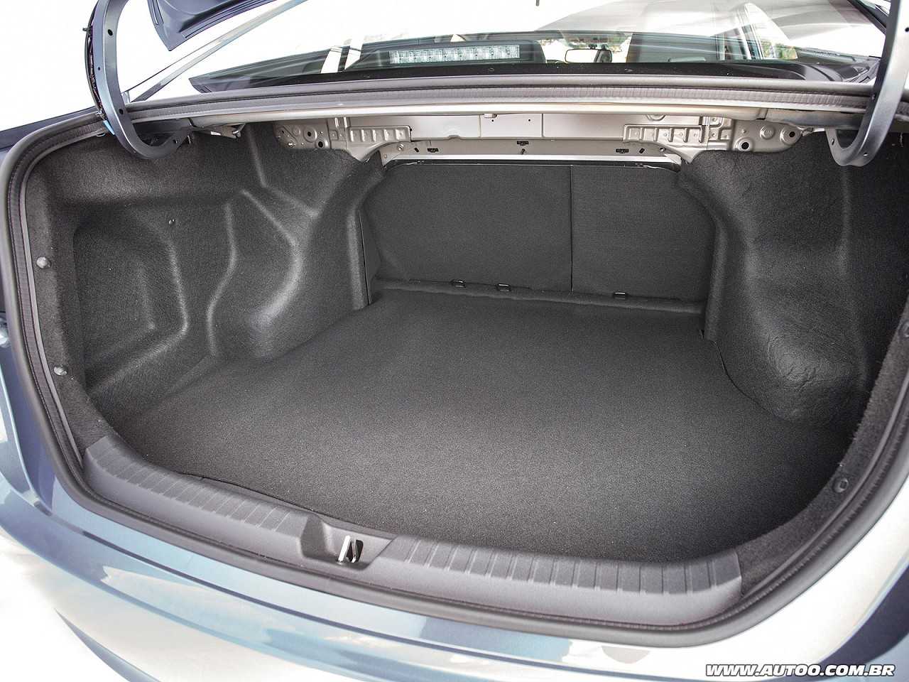 Toyota�Yaris Sed� 2019 - porta-malas