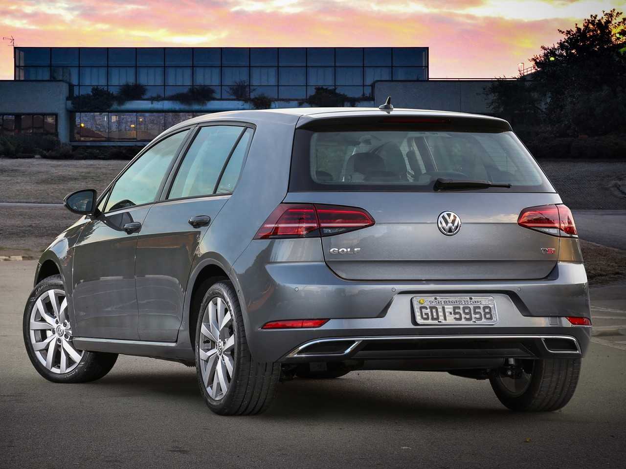 VolkswagenGolf 2018 - ngulo traseiro