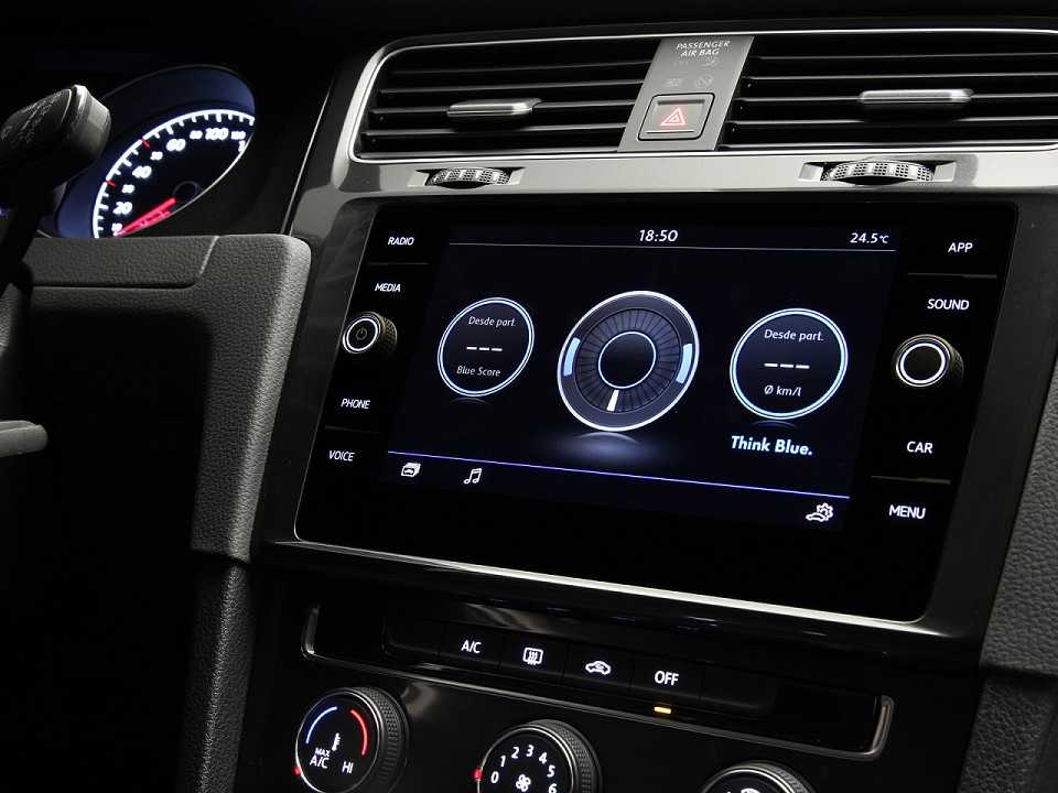 VolkswagenGolf 2018 - console central