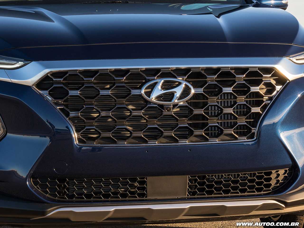 Detalhe da grade frontal do novo Hyundai Santa Fe 2019 vendido nos EUA