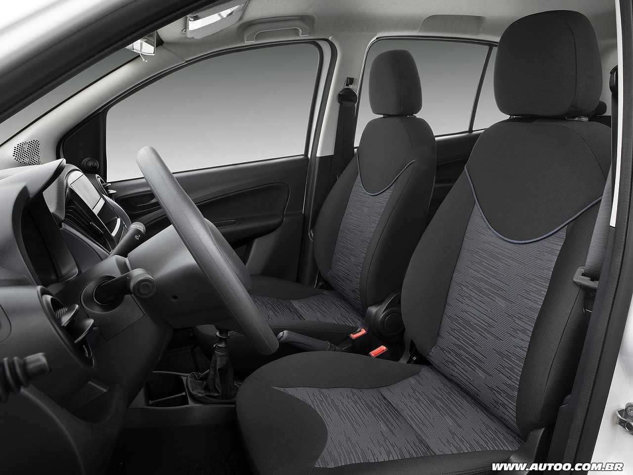 Fiat�Uno - Foto 4 de 87 - 1600 x 1200 pixels2019 - bancos dianteiros