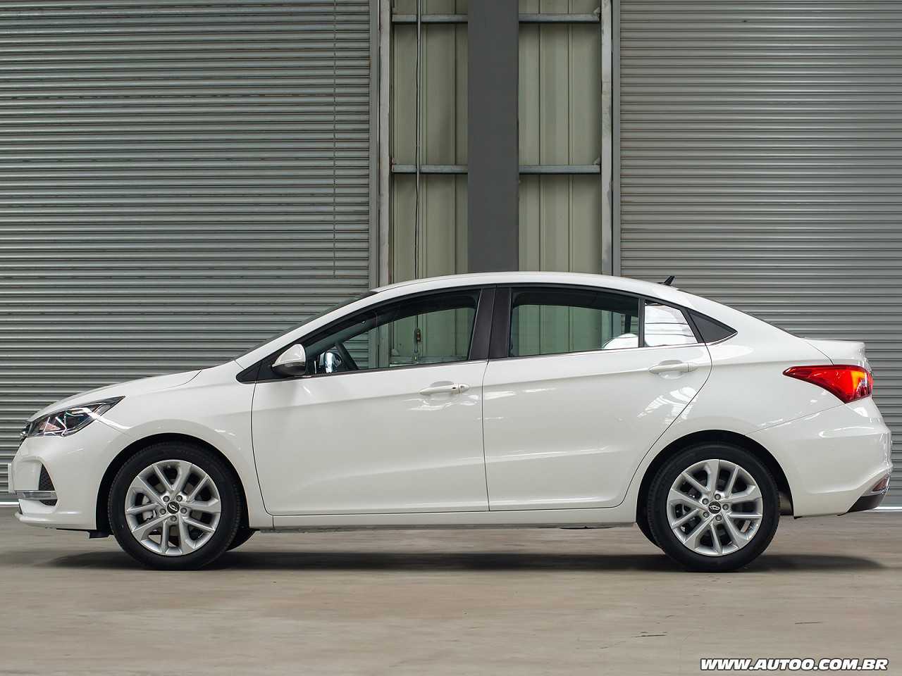 CAOA Chery�Arrizo 5 2019 - lateral