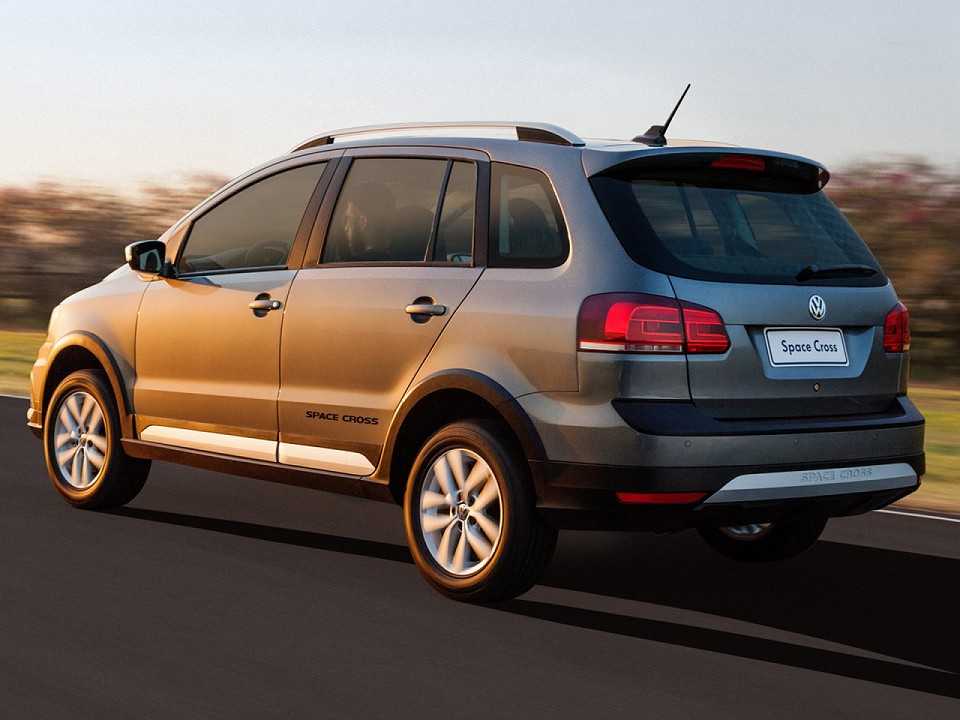 Volkswagen�Space Cross 2016 - �ngulo traseiro
