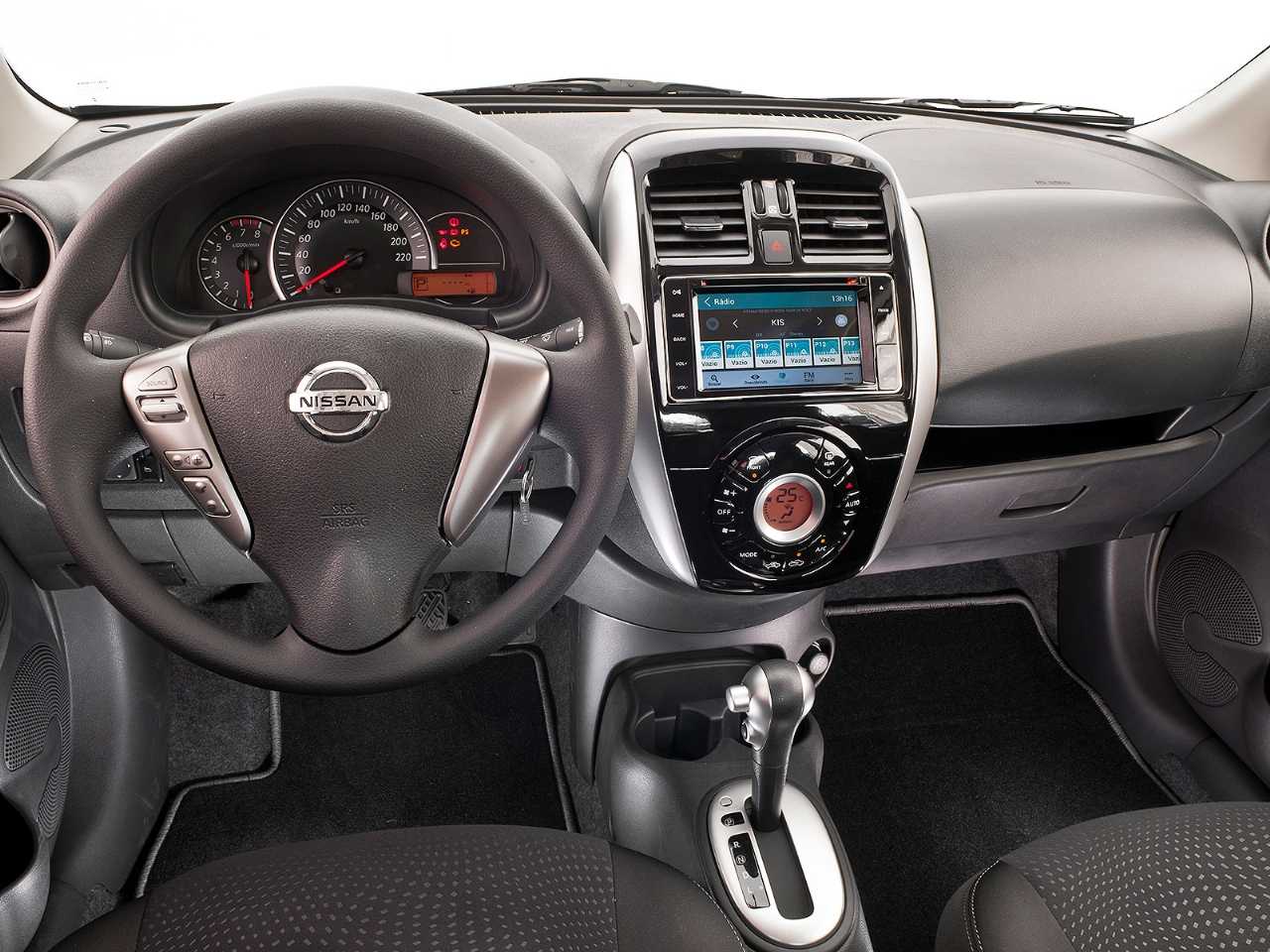 Nissan�March 2020 - painel