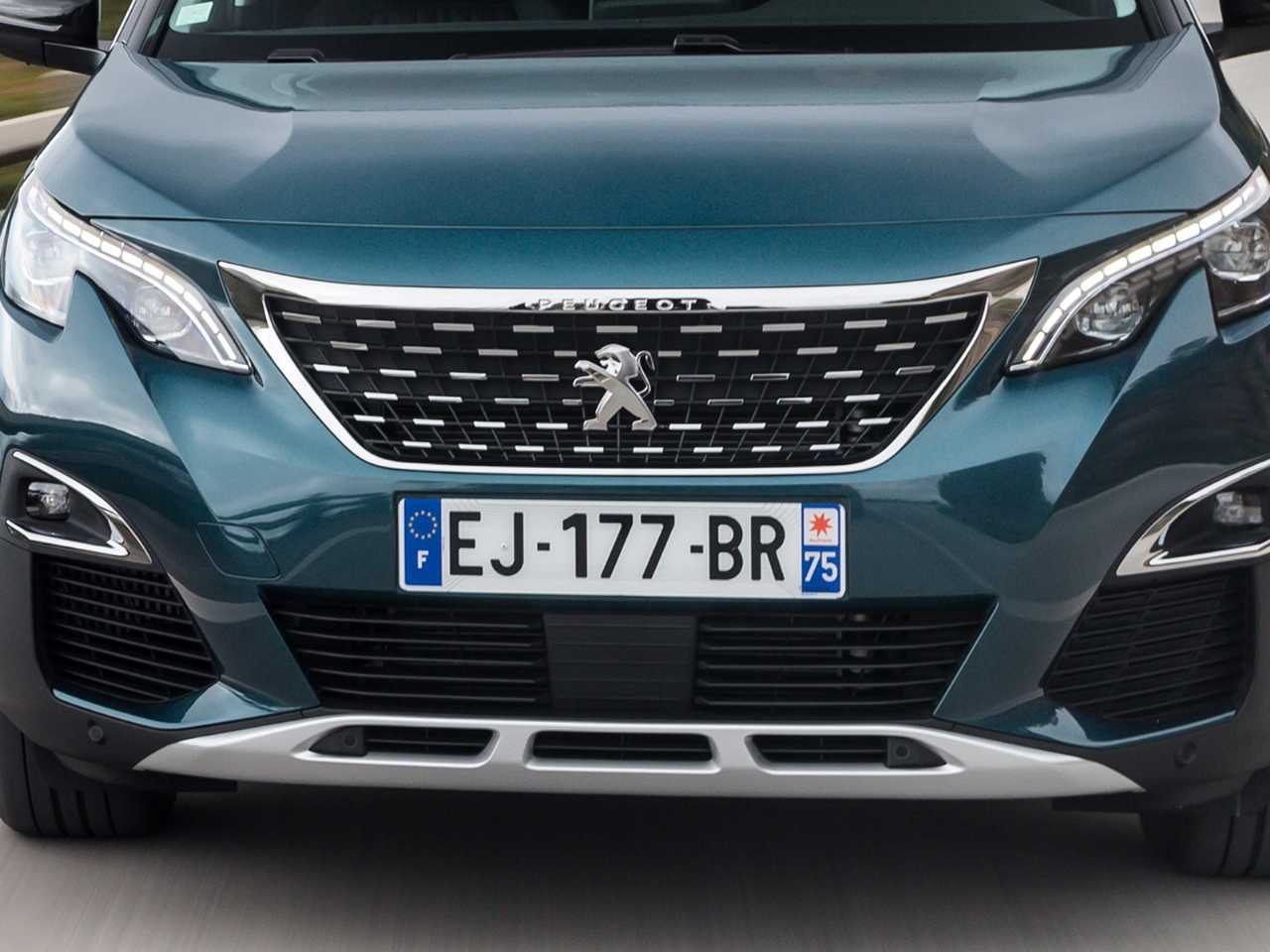 Dianteira do futuro Peugeot 1008 dever remeter aos atuais SUVs da linha